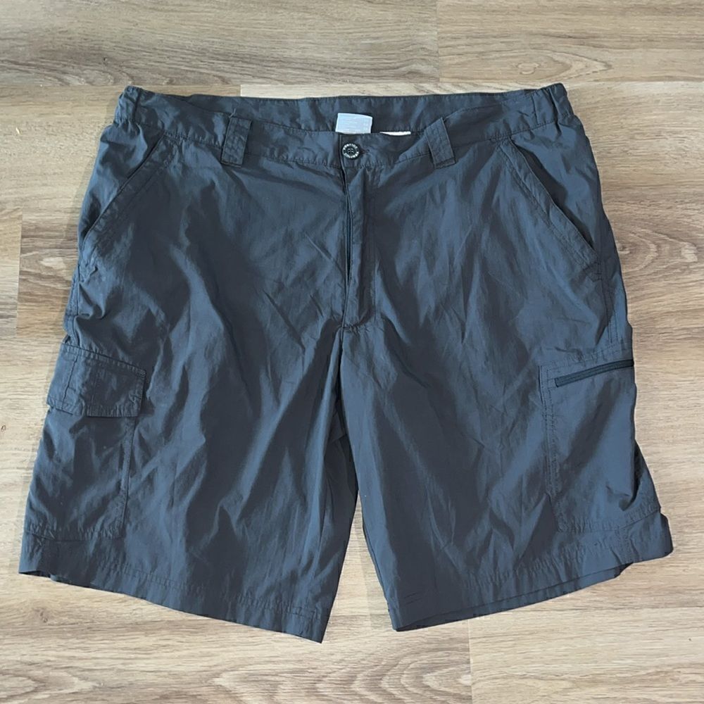 Gray Lightweight Nylon 10” Columbia Hiking trail walking.Cargo shorts 40 XL
